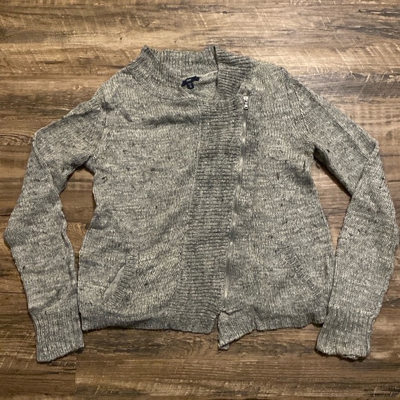 Side zipper sweater from Old Navy - Picture 1 of 2